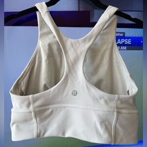 Lululemon sports bra size 8